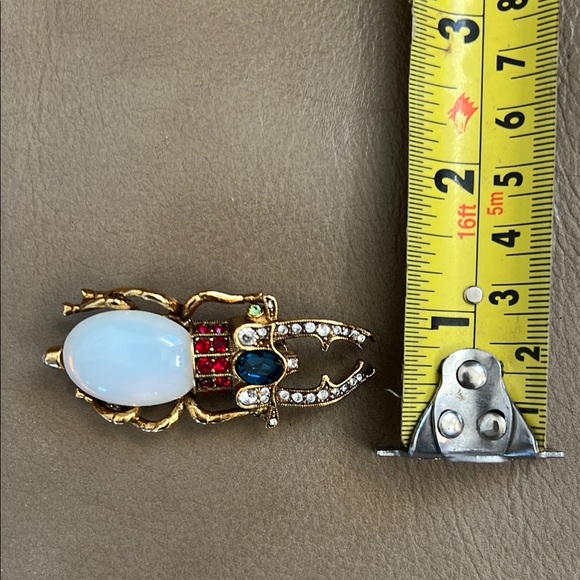 Joan Rivers Gold and White Insect Brooch with Opalescent Body - Picture 12 of 12